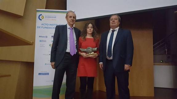 De izquierda a derecha, el gerente de Aguas de Valladolid, Tomas Pérez Pinto; la técnica de Recursos Humanos, Begoña Aguado, y Norberto Sánchez, director de Recursos Humano