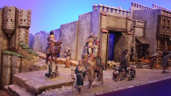 Los Reyes Magos se dirigen al portal en el Belén Monumental de la Diputación.