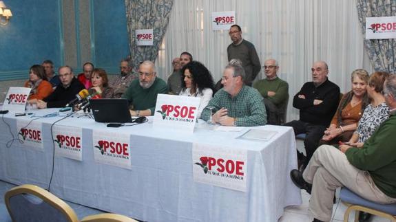 Integrantes de la plataforma socialista.