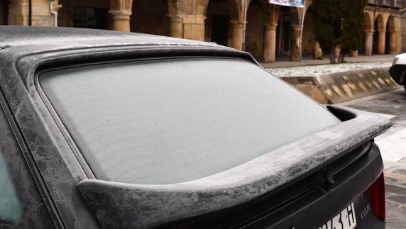 Coche helado, estos días pasados en Aguilar de Campoo. 