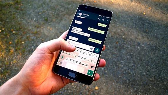 Te pueden robar tus datos bancarios a través de Whatsapp con un documento Excel
