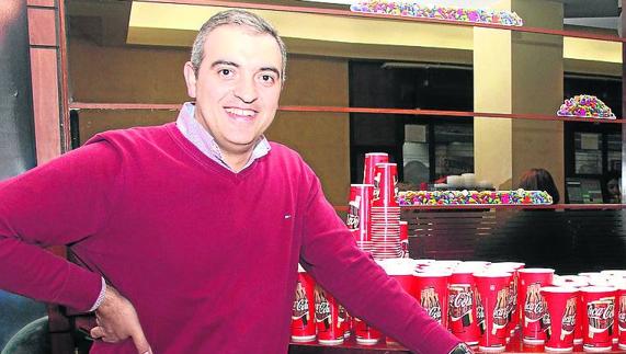 Javier Margareto, en la cafetería del Cine Ortega. 