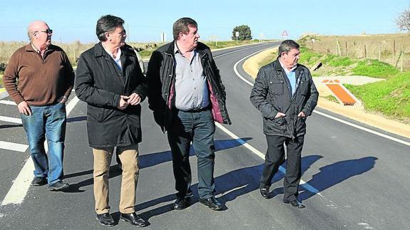 El presidente de la Diputación visita uno de los tramos. 