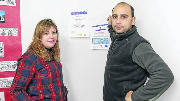 Educadores Paula Salas y Mariano Lorenzo. 