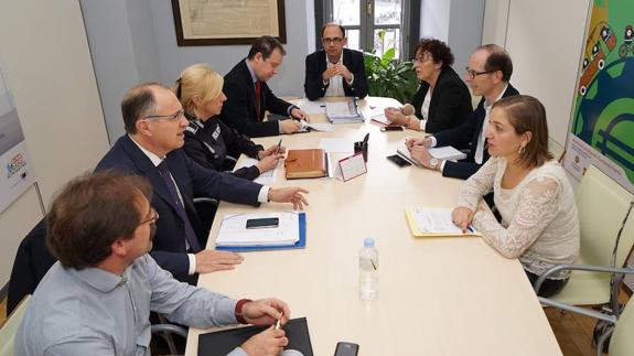 Reunión mantenida esta mañana para abordar el problema de los atropellos.