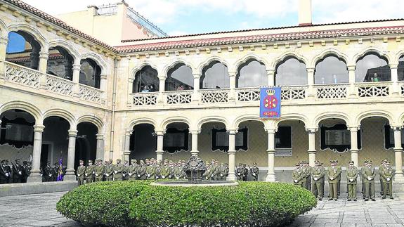 Un momento del acto celebrado ayer en la Academia de Artillería de Segovia. 