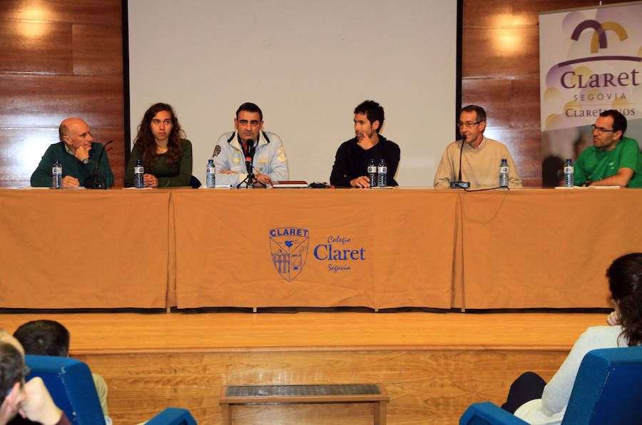 Antonio e Idaira Prieto y Javi y Paco Guerra, durante la charla ayer en el colegio Claret.