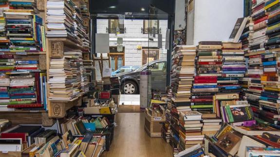 Interior de TuuuLibrería, en la calle Covarrubias del Madrid.