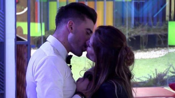 Ivonne Reyes y Sergio Ayala siguen con su relación fuera de 'GH Vip 5'