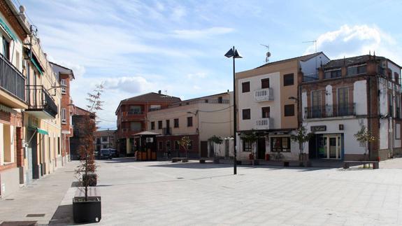 Plaza de la localidad de Navas de Oro.