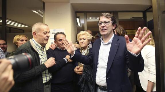 Mañueco agradece las felicitaciones al saberse ganador de las primarias