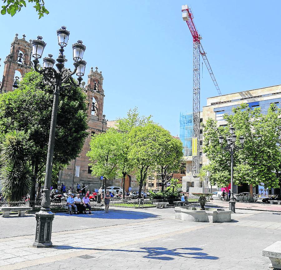 La plaza de los Bandos también ha perdido árboles.