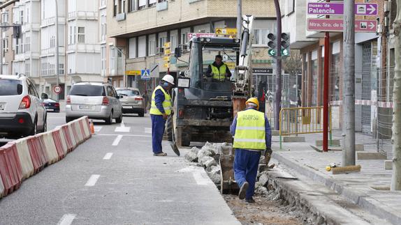 Obras del colector, en la avenida de Castilla. 