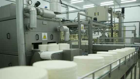 Una de las líneas de la fábrica de Entrepinares en Valladolid. 