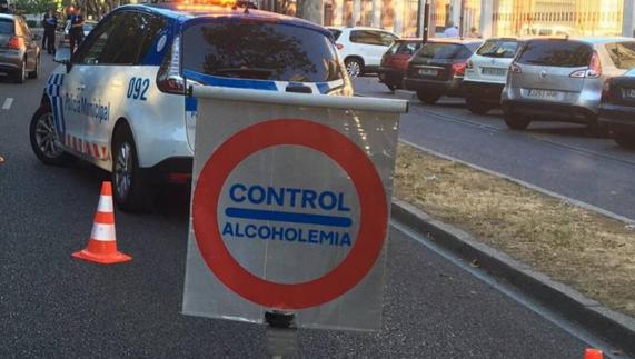 Un control de alcoholemia de la Policía Municipal. 