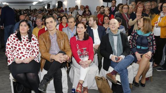 Ana Sánchez, Pedro Sánchez, Mariluz Martínez Seijo, Odón Elorza y Virginia Barcones, en Palencia.