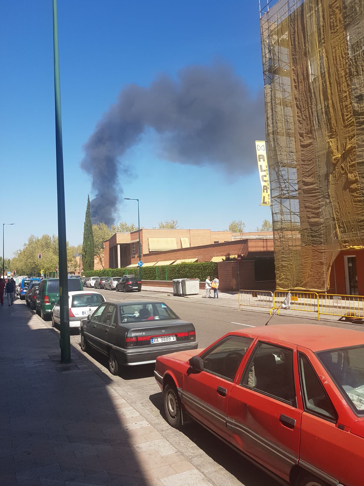 El humo ha sido visible desde distintos puntos de la ciudad.