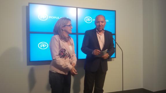 Mayte Martín Pozo y José María Barrios presentan su candidatura en la sede del PP de Zamora.