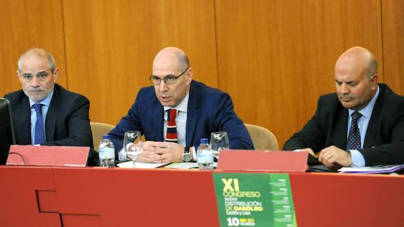 Víctor Caramanzana, Carlos Martin Tobalina y el letrado José Orejudo, este miércoles en Valladolid.