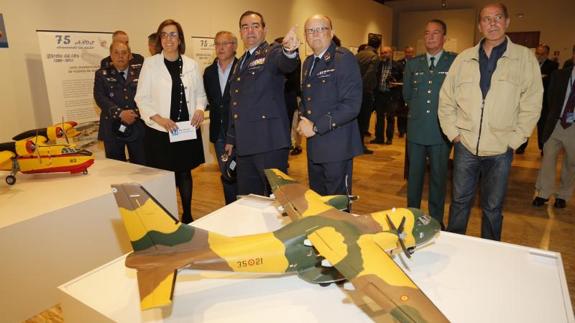 Inauguración de la exposción sobre aeronáutica.