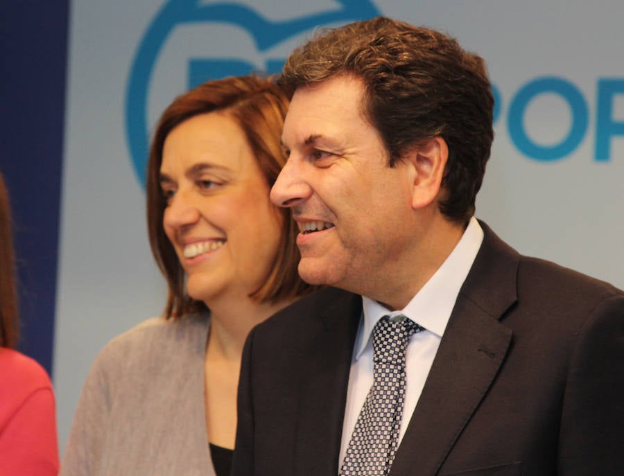 Carlos Fernández Carriedo y Ángeles Armisén, en la tarde del jueves en el PP. 