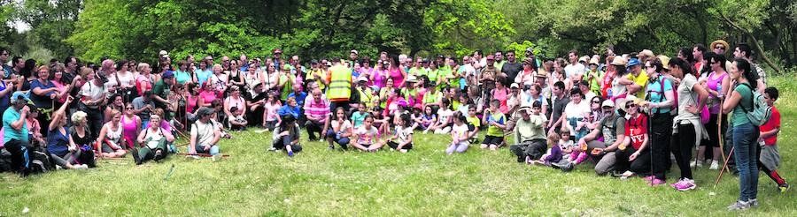 Foto de familia de los asistentes a la I marcha del Tormes organizada por Juzbado, Almenara y Valverdón. 