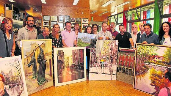 La concejala de Cultura, los premiados y el jurado.