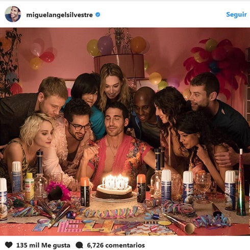 Silvestre se despide de los compañeros de 'Sense 8'.