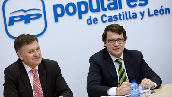 Alfonso Fernández Mañueco y Francisco Vázquez. Efe