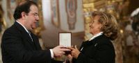 La región premia con la Medalla de Oro el «compromiso» de Tomás Pascual
