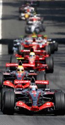 Alonso lidera la carrera del GP de Italia, el domingo. / R.W.-EFE