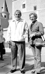 El presidente de Brasil y su mujer, delante del Alcázar. / A. TANARRO