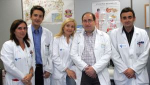 El equipo está formado por Olatz Izaola, Daniel de Luis, Rosa Conde, Manuel González Sagrado y  David Pacheco, de izquierda a derecha. / HENAR SASTRE
