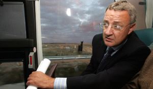 Jesús Caldera durante el recorrido por el nuevo tramo de la autovía A-66 Ruta de la Plata. / J. TRUCO