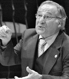 «Leer y recitar poesía me ayuda a mantener la mente activa»