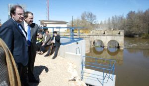 Juan Vicente Herrera, en la inauguración de las obras de regadíos de Olmillos, en Soria. / JULIÁN GARCÍA
