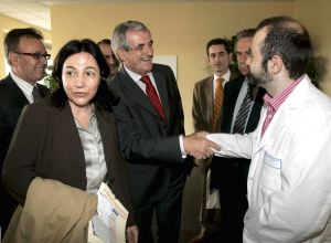 Guisasola durante la inauguración del centro de día para trastornos alimenticios. / J. M. G.-EFE