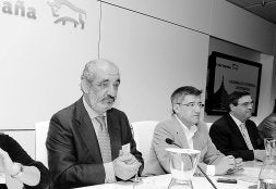 Llamas cree que Lagun Air no se irá «al traste», pero pide más apoyo público