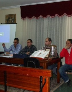 Un momento de la reunión del colectivo./ EL NORTE