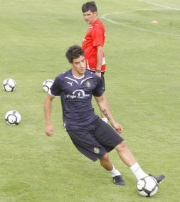 Yuri Berchiche ya viste de blanquivioleta