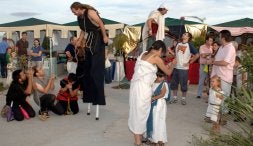 Participantes en una edición del mercado romano. / EL NORTE