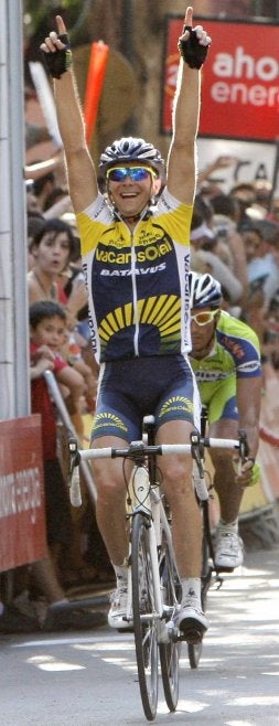 Bozic alza los brazos tras ganar en Xátiva. / J. C. CÁRDENAS-EFE