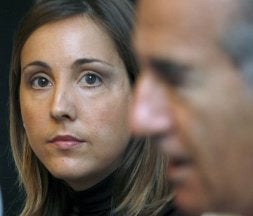 Miriam Álvarez y el doctor De Benito, en Barcelona. / X. BERTRAL-EFE