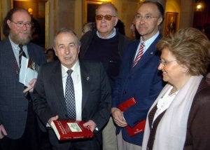 Entre ripios y necrologías