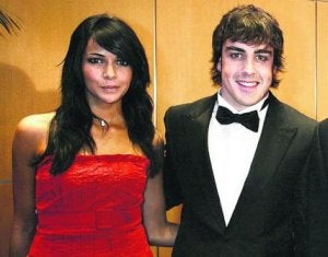 Raquel del Rosario y Fernando Alonso, de etiqueta.                            ::                             EFE