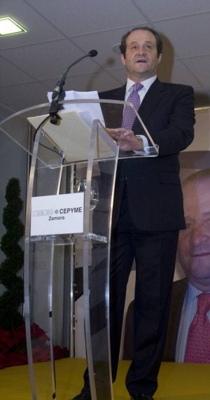 José Ramón Jiménez, durante su intervención. ::
MARIAM A. MONTESINOS