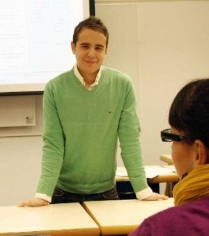 El joven Luis Fiuza comparte su experiencia periodística en IE Universidad