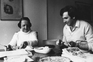 María Zambrano y José Miguel Ullán, en una sesión de trabajo, en 1982. ::
MANUEL FERRO