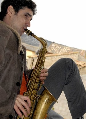 El saxofonista vallisoletano José Luis Gutiérrez. ::
EL NORTE