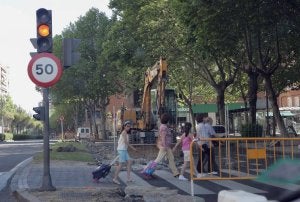 Obras frente en la marquesina de El Corte Inglés. ::                             HENAR SASTRE